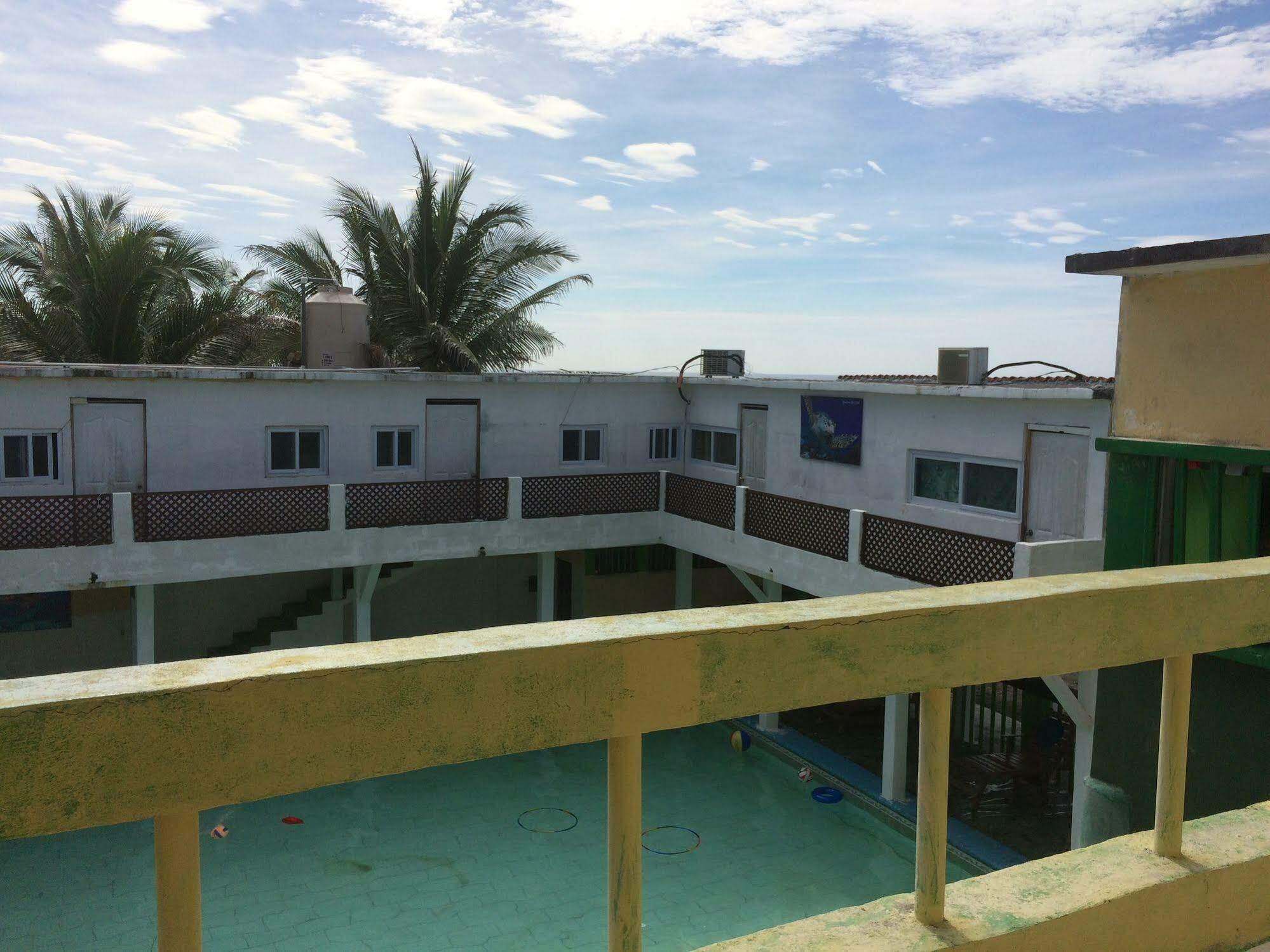 Tortugas Place Hotel Y Bungalos 몬테리코 외부 사진